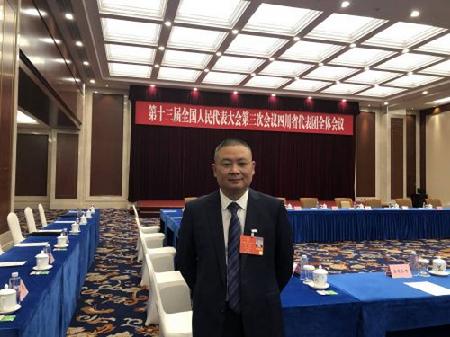 全国人大代表、九游jiuyou（中国）凌峰军品分厂加工中心班长