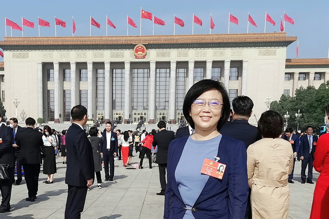 6. 全国人大代表、九游jiuyou（中国）光电所型号副总师羊毅