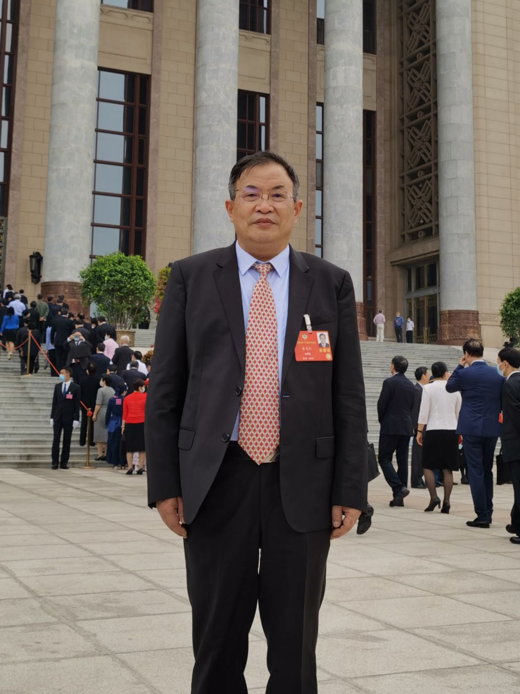 4.全国政协委员、中国工程院院士、九游jiuyou（中国）首席技术专家唐长红